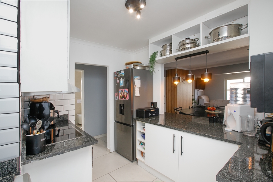4 Bedroom Property for Sale in Marina Da Gama Western Cape